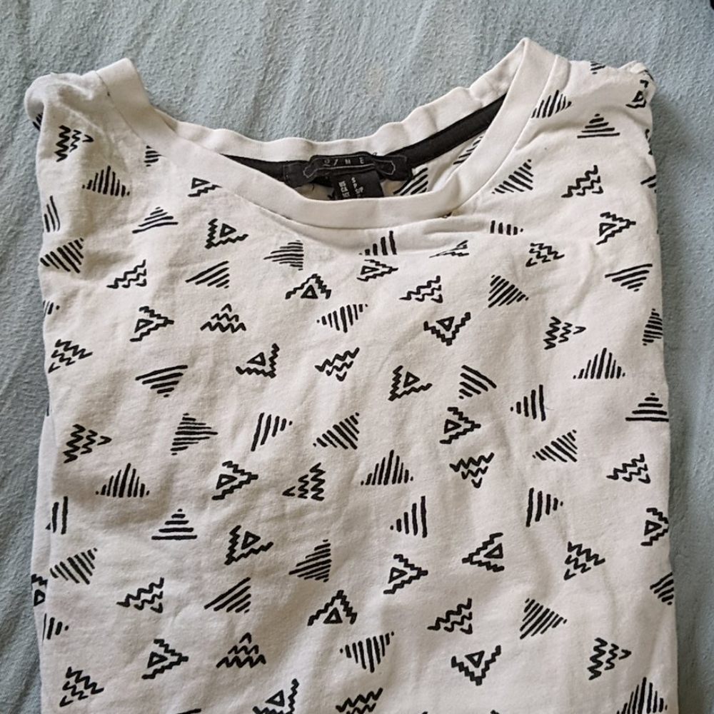 Triangle Pattern Tee